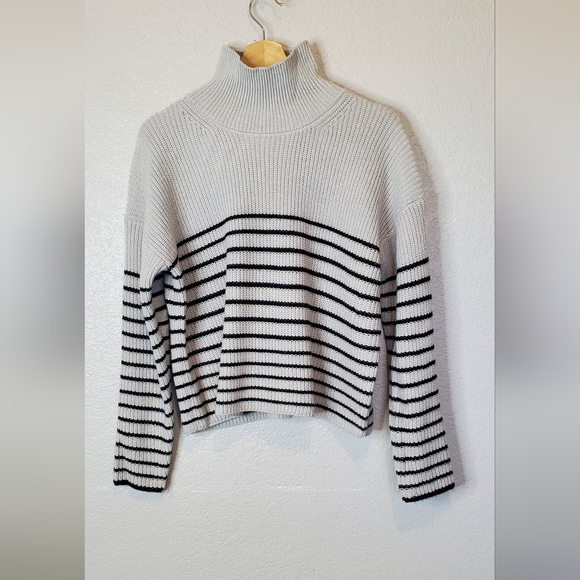 💚5/$25 TRUTH By Republic Striped Turtleneck Oversized Cozy Knit Sweater Small - Picture 2 of 9
